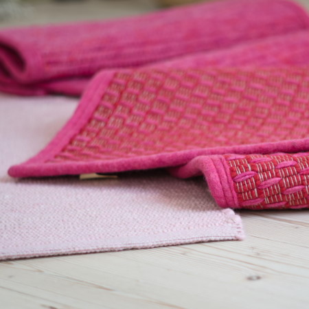 Teppich in Grau und Pink